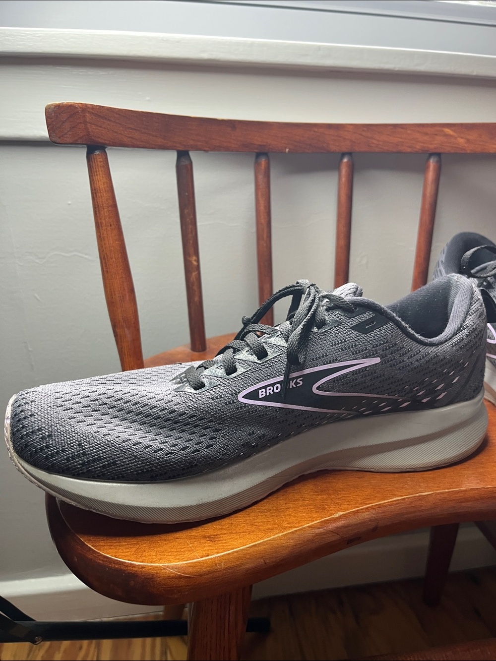 Brooks Levitate 5 Women’s Gray Running Shoes Size 11 EUC - Picture 4 of 10